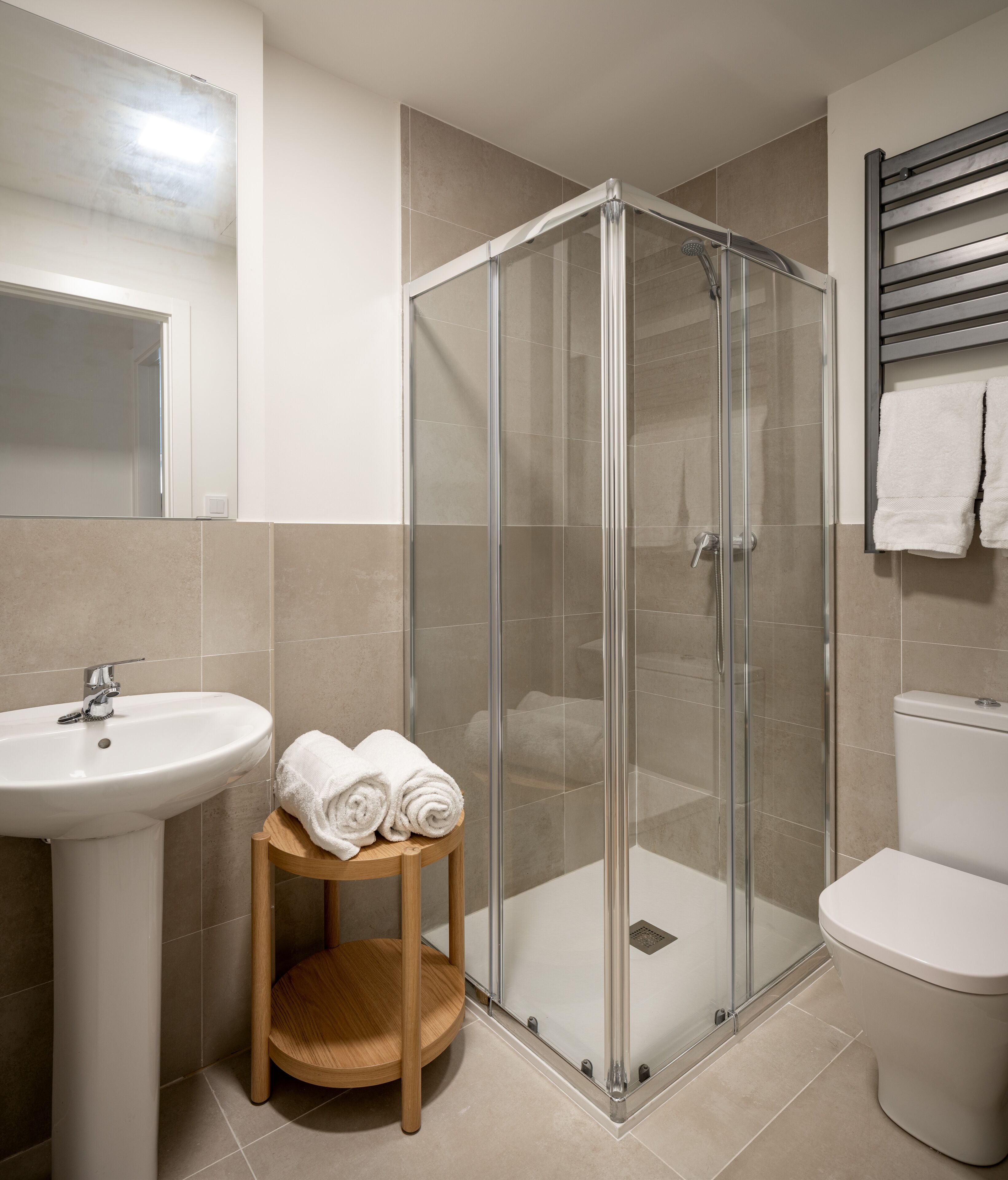 Appartement, 2 slaapkamers | Badkamer | Een douche, een haardroger, handdoeken, zeep