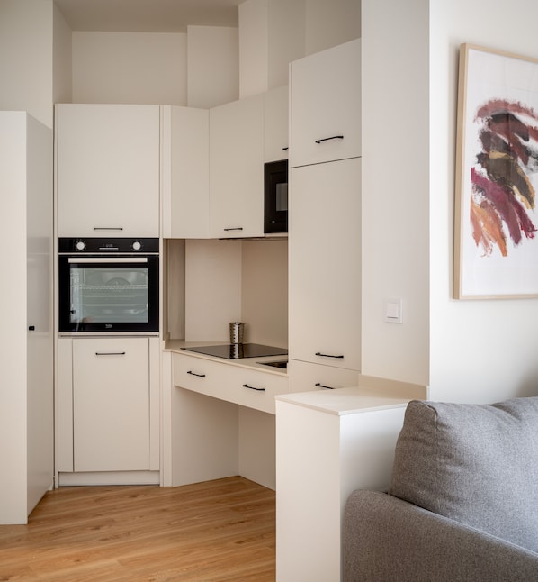 Apartment, 1 Schlafzimmer, Terrasse | Eigene Küche | Kühlschrank, Mikrowelle, Herdplatte, Geschirrspüler