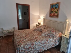 6 chambres, fer et planche à repasser, Wi-Fi gratuit, draps fournis