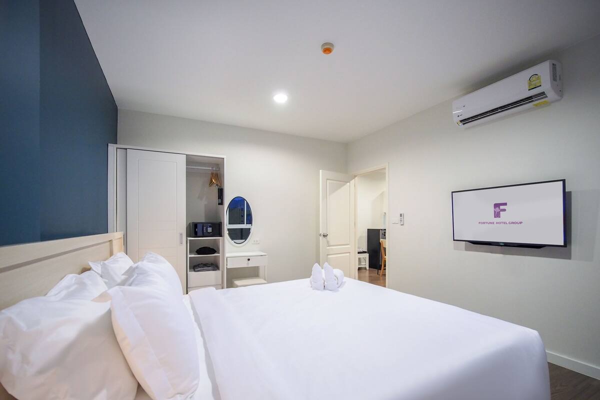 ห้องจูเนียร์สวีท | ตู้นิรภัยในห้องพัก, โต๊ะทำงาน, ผ้าม่านกันแสง, ห้องเก็บเสียง