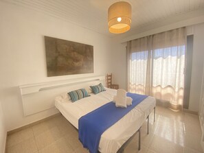 2 slaapkamers, een strijkplank/strijkijzer, gratis wifi, beddengoed