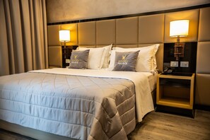 Double Room, Balcony | Minibar, individually decorated, individually furnished, desk - Hotel Golden Palace (Shkodër)