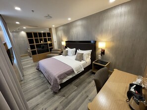 Perhehuone | Minibaari, yksilöllisesti sisustettu, yksilöllisesti kalustettu