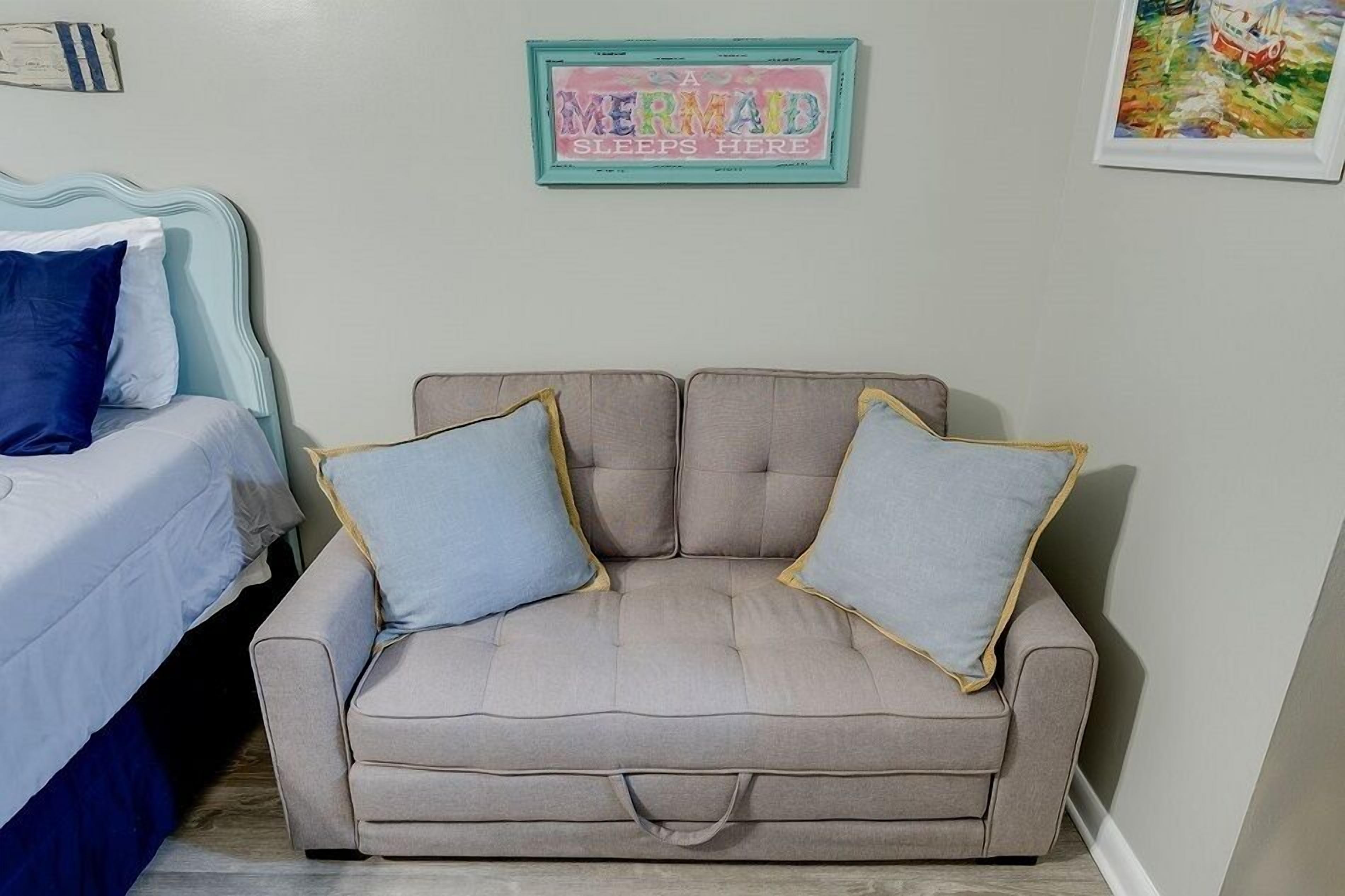 2023 Rates Reduced Summer and Fall, Studio Condo, Queen Bed W/Sleeper Sofa for Kids. SB114