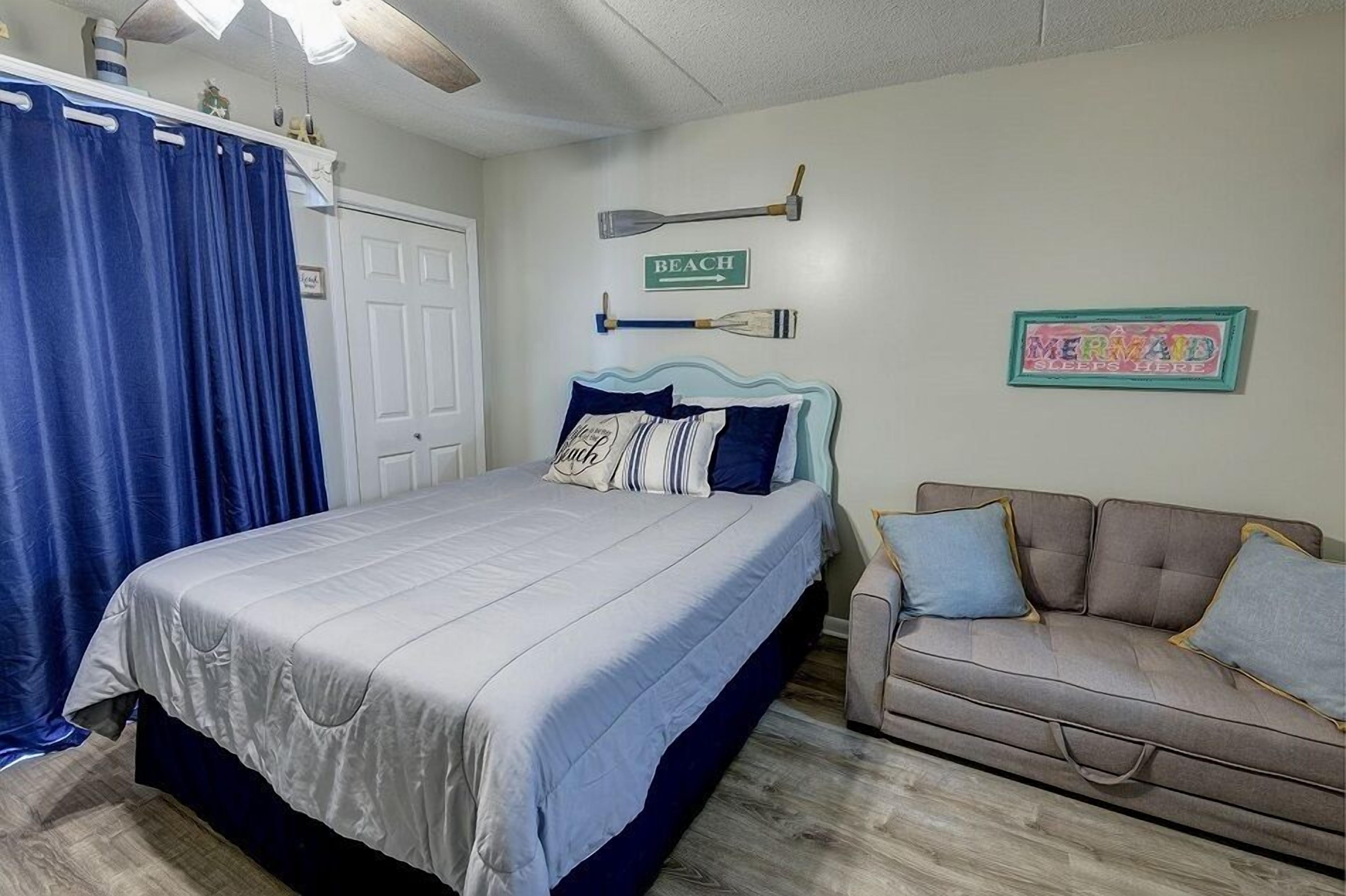 2023 Rates Reduced Summer and Fall, Studio Condo, Queen Bed W/Sleeper Sofa for Kids. SB114