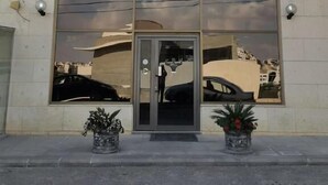 Property entrance - Margarita Hotel (Amman)