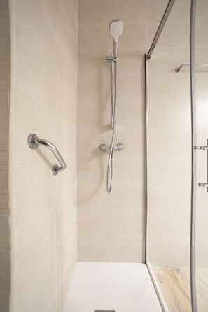 Bathroom - AlohaMundi Goals (Sevilla)