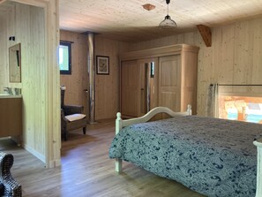 1 chambre, fer et planche à repasser, accès au Wi-Fi (inclus)