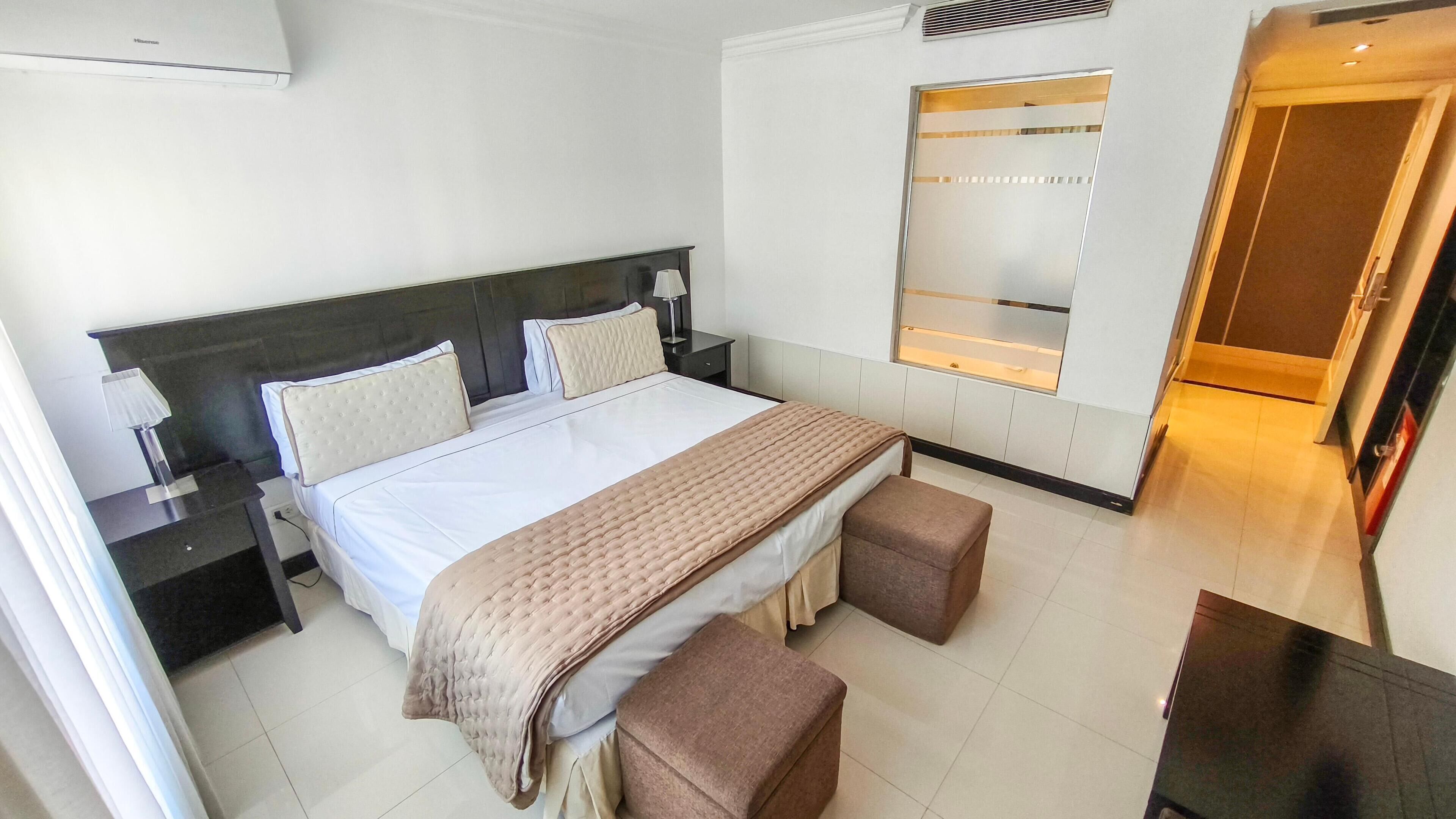 Free WiFi, bed sheets