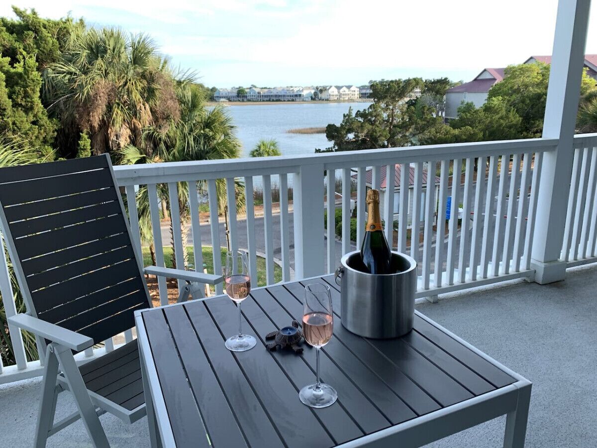 Luxury Home! Great views, Wi-Fi, walk everywhere