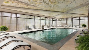 Indendørs pool, åben fra kl. 09.00 til kl. 22.00, liggestole