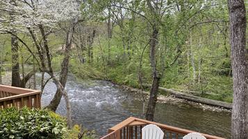 Cabin, 2 Bedrooms | Property grounds