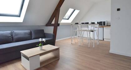 Charmant F2 tout équipé, refait à neuf.