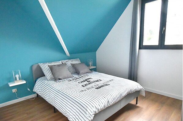 2 chambres, fer et planche à repasser, lit parapluie, Wi-Fi gratuit