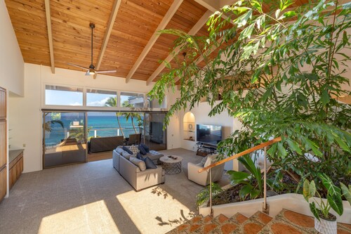 Maui Vacation Home w/Dazzling Oceanfront Views Honu Hale (Turtle House)