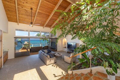 Maui Vacation Home w/Dazzling Oceanfront Views Honu Hale (Turtle House)