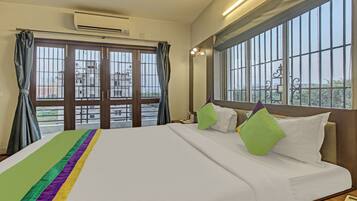 Standard Double Room | Desk, iron/ironing board, free WiFi, bed sheets