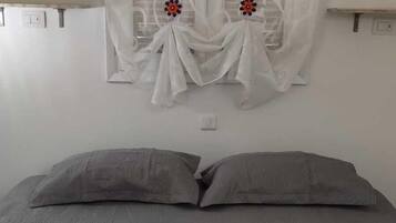 Deluxe Apartment | 1 bedroom, iron/ironing board, bed sheets