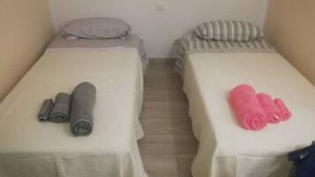 Deluxe Apartment | 1 bedroom, iron/ironing board, bed sheets
