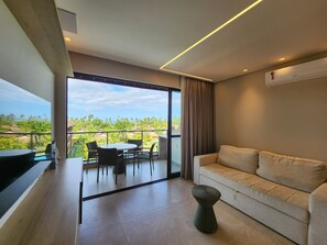 Studio | Living area | Flat-screen TV