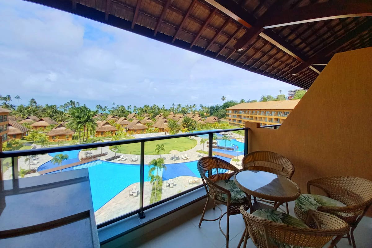 Family Apartment, Pool View | Lanai
