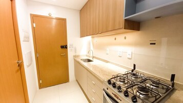 Monolocale | Cucina privata | Frigorifero, microonde, pentole/stoviglie/utensili