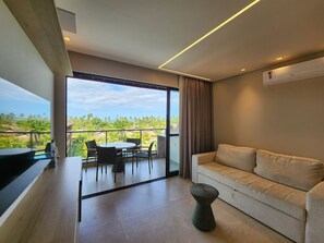 Studio | Living area | Flat-screen TV - Flats e Bangalôs no Eco Resort - Praia dos Carneiros (Tamandaré)