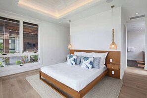 4 bedrooms, iron/ironing board, internet, bed sheets