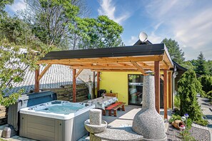 Family Chalet, Multiple Bedrooms, Mountainside (Ladybug House With Whirlpool) | Outdoor dining - Ladybug House With Whirlpool (Moravske Toplice)