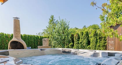 Ladybug House With Whirlpool