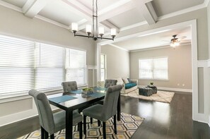 تناول الطعام