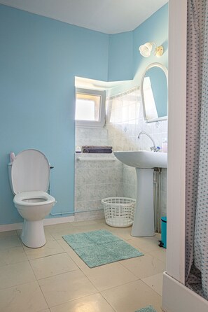 ヘアドライヤー、タオル