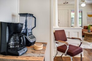 Interior - The Clementine - Monthly Rental - Walk Everywhere! (Fayetteville)