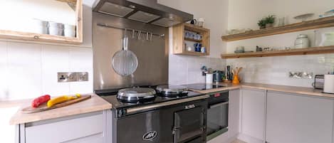 Kühlschrank, Ofen, Herdplatte, Geschirrspüler