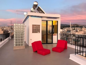 Front of property - Rooftop studio breathtaking views by GHH (Athens)