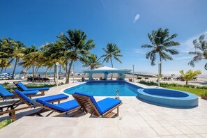 Pool - Romantic apartment with majestic Caribbean Views (San Pedro)