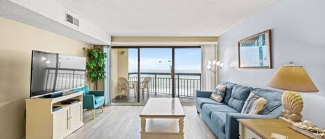 テレビ、DVD プレーヤー