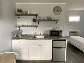 Kühlschrank, Mikrowelle