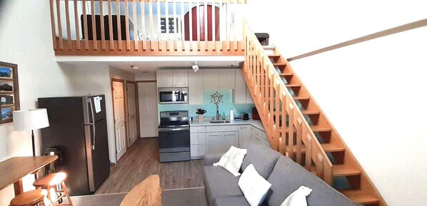 TV - Steps from Wells Beach, Bellevue by the Sea is perfect for your Maine vacation (Wells)