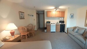 TV - Steps from Wells Beach, Bellevue by the Sea is perfect for your Maine vacation (Wells)