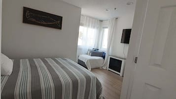 1 bedroom, free WiFi, bed sheets