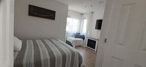 1 bedroom, internet, bed sheets