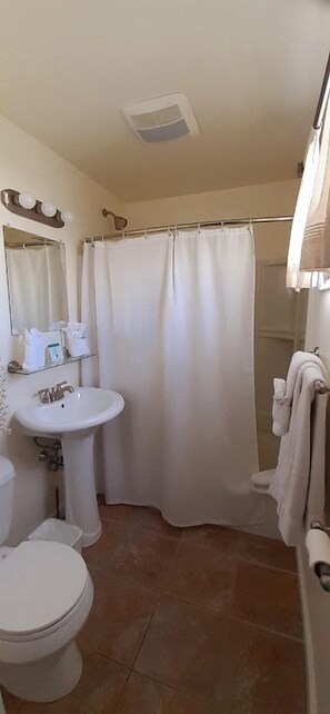 Towels - Steps from Wells Beach, Bellevue by the Sea is perfect for your Maine vacation (Wells)