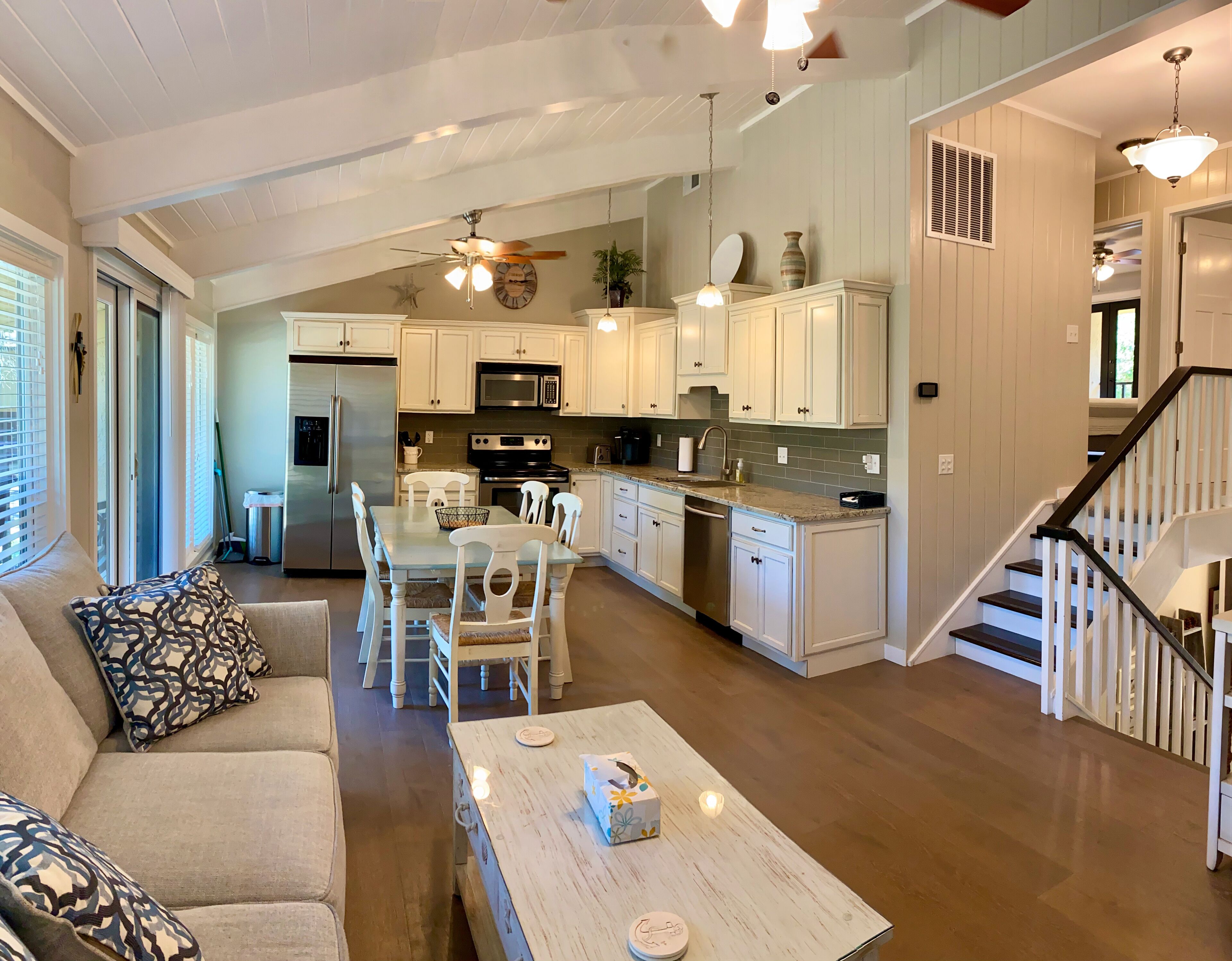 7 HH Beach Villa -  OCEAN VIEWS! POOL! BALCONY & PATIO! WALK EVERYWHERE!