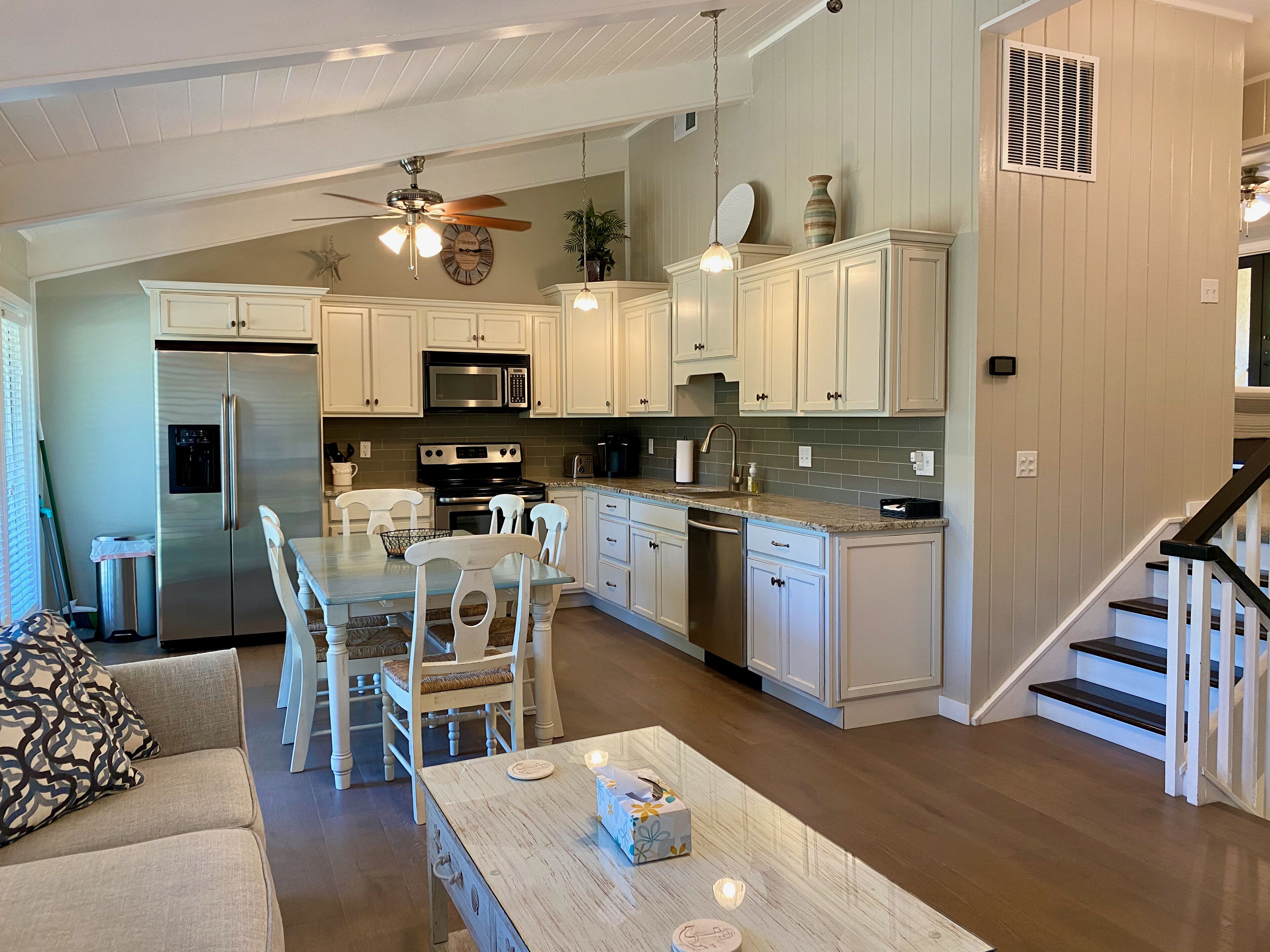 7 HH Beach Villa -  OCEAN VIEWS! POOL! BALCONY & PATIO! WALK EVERYWHERE!