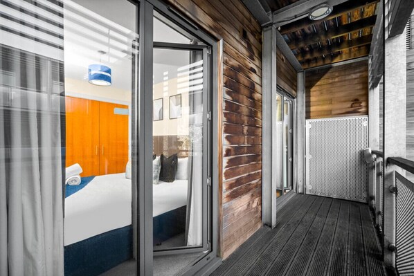 1 bedroom, desk, iron/ironing board, WiFi