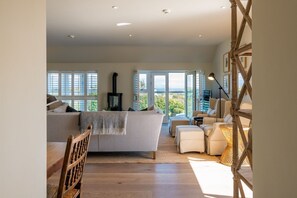 Smart TV - The Nest at The White Eagle : Stylish 4-Bed Coastal Escape in Rhoscolyn | Managed by Anglesey Holida (Rhoscolyn)