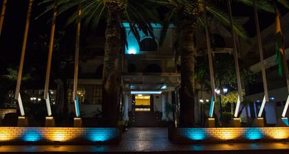 AVANTI HOTEL & CONVENTION CENTER