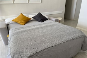 In-room safe, iron/ironing board, free WiFi, bed sheets