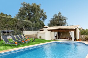 Pool - Wonderful apartment with pool and private garden (Selva)